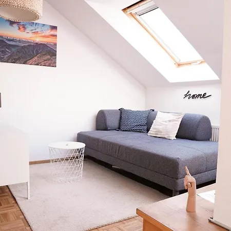 Fullhouse - Halle - Ab7 Rooftop - Bbq Grill - Elevator - Balcony Apartment *