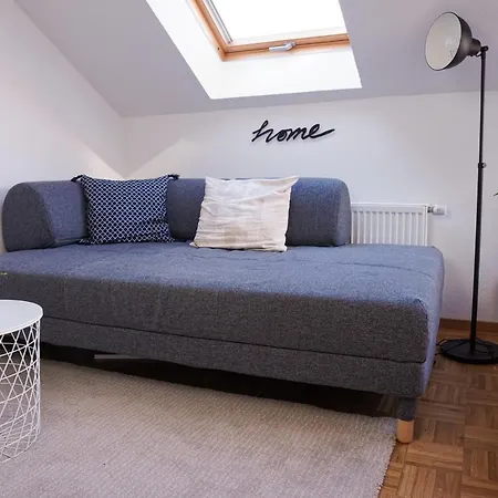 Fullhouse - Halle - Ab7 Rooftop - Bbq Grill - Elevator - Balcony Apartment *